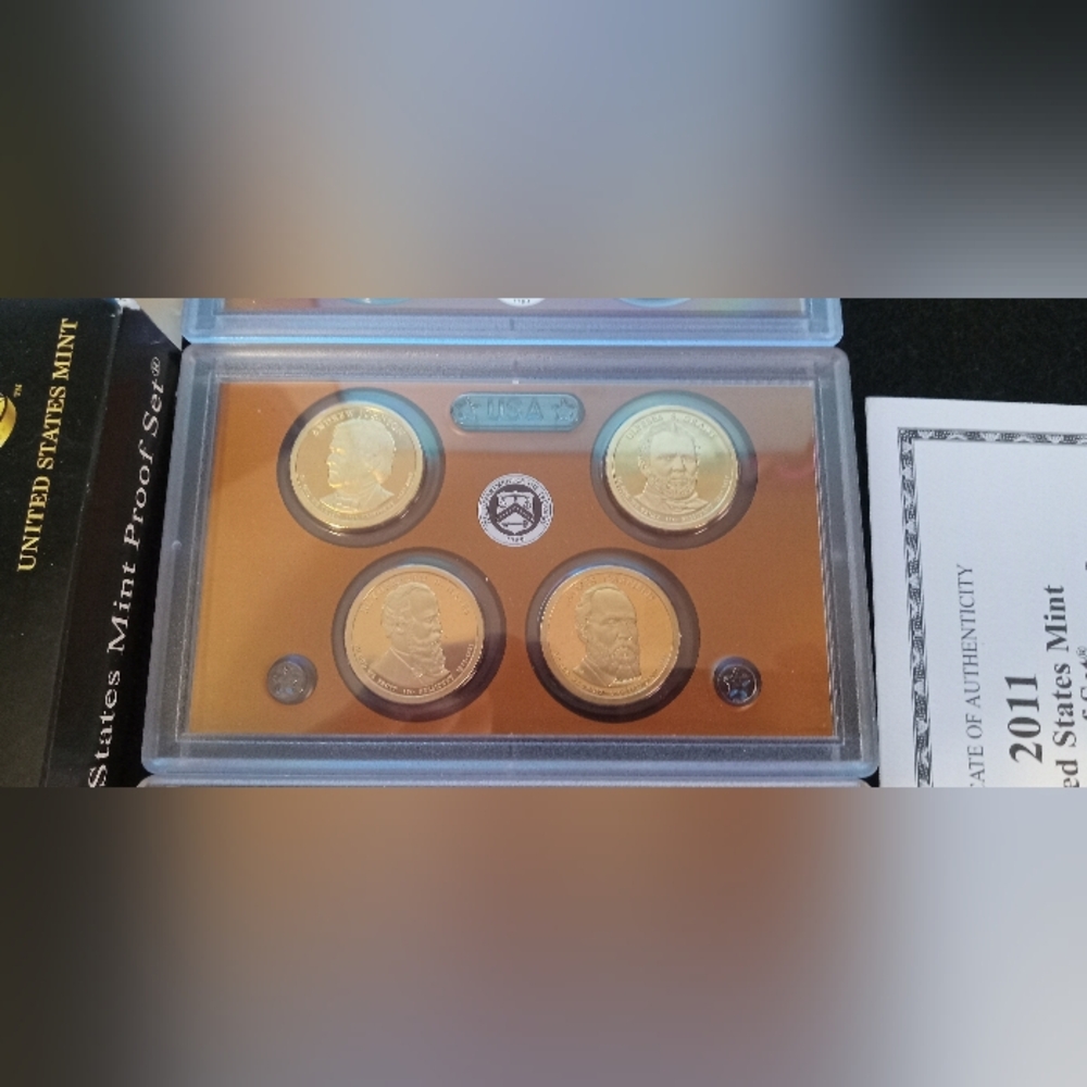 2011 United States Mint Proof Set - Black & Gold Box - Picture 4 of 7